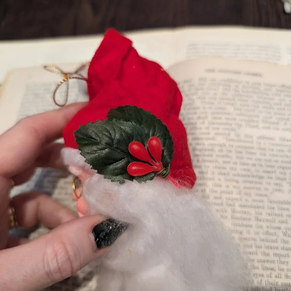 Vintage Red and White Santa Claus Head Ornament - Picture 5 of 7